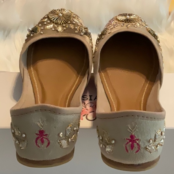 Fuchsia Embellished Cream Flats - Picture 6 of 11